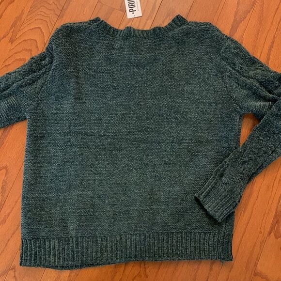 Rag Poets Size Large Pull over sweater in pine green. Soft/cozy/quality piece - Picture 5 of 6